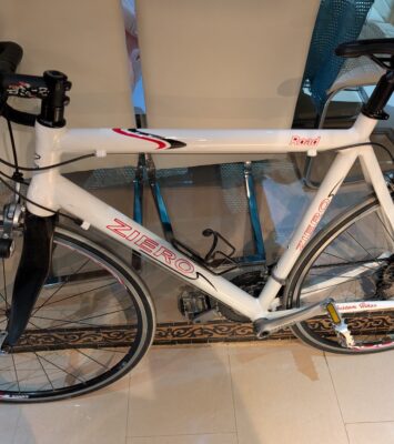 Velo de course taille M décembre 3, 2025